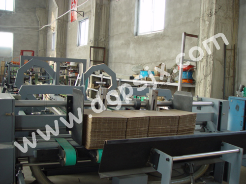 全自動粘箱機(jī)